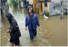 Danramil 0602-18/Kragilan Kodim 0602/Serang Tinjau Langsung Lokasi Bencana Banjir 
