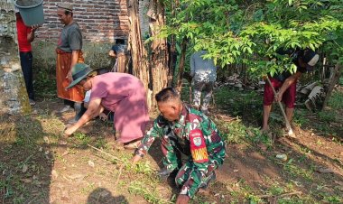 Babinsa Koramil 0602-15/Baros Kodim 0602/Serang Bersama Warga Siapkan Lokasi Pembangunan Sumur Bor Bantuan Kasad  